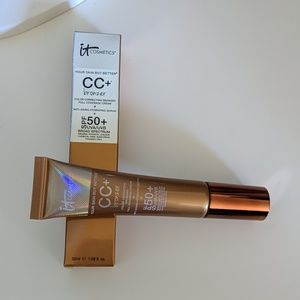 It Cosmetics Bronzer